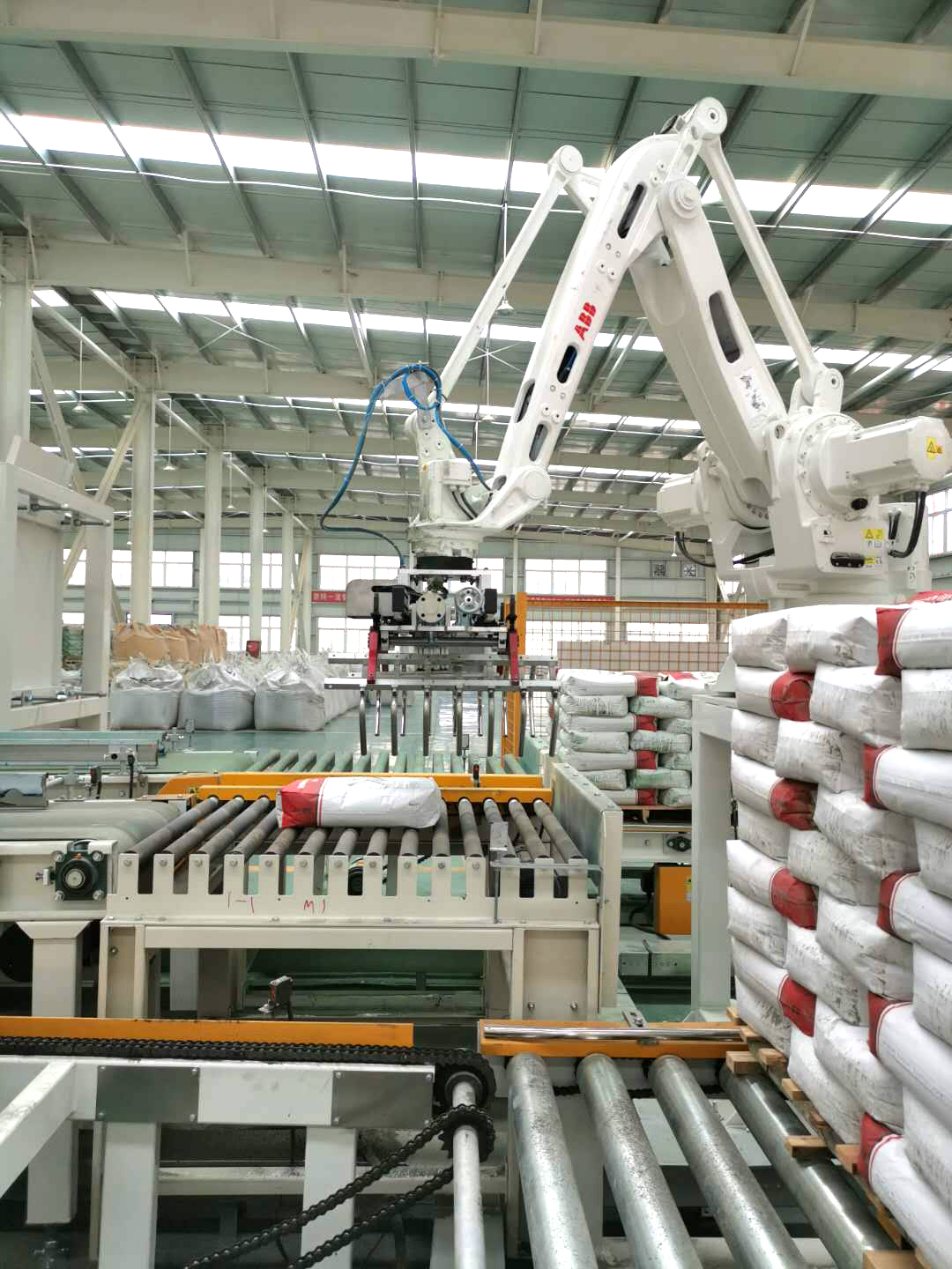 ?大廣金剛砂地坪材料  新鄉(xiāng)自動化工廠！